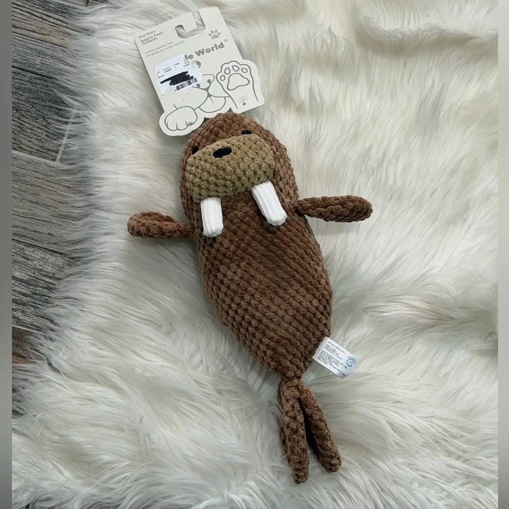 NWT Giftable World 9” Wolly Walrus Squeaker Dog Toy
